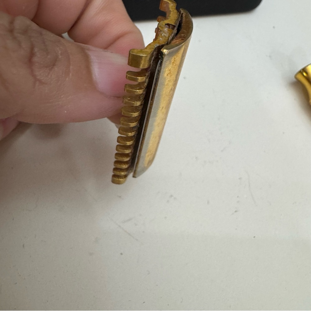 Vintage Gillette Razor & Box Gold Tone - Picture 9 of 10